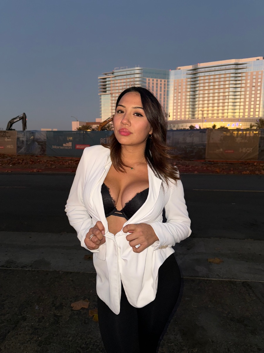 Take a pause and enjoy Ali Cruz — streaming from Perth