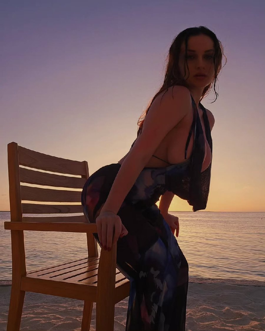 Sexy girl Miranda Faith nude in Perth