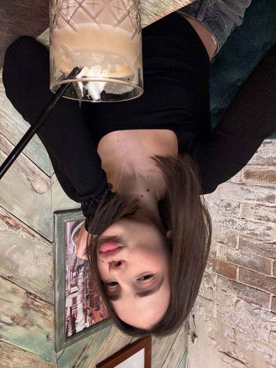 Fresh photos, fresh mood — Tina online in Perth